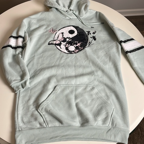 No Boundaries Oversized Long Hoodie with front Pocket- L (Junior 11/13) - Picture 4 of 10